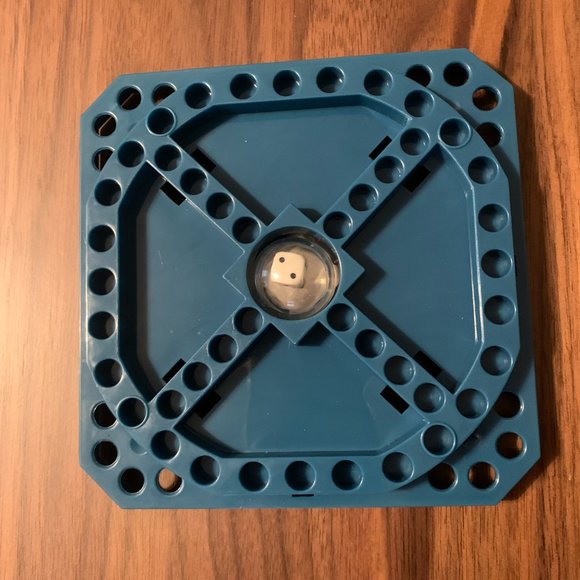 Hasbro TROUBLE! Star Wars Pop-O-Matic Travel Board Game. - Picture 5 of 7